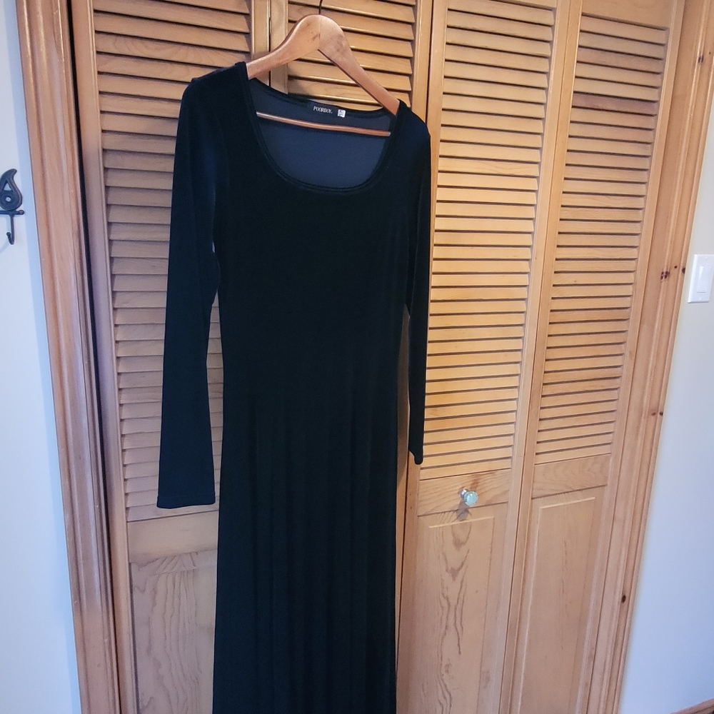 Poorboy Dark Navy Velvet Soirée Gown